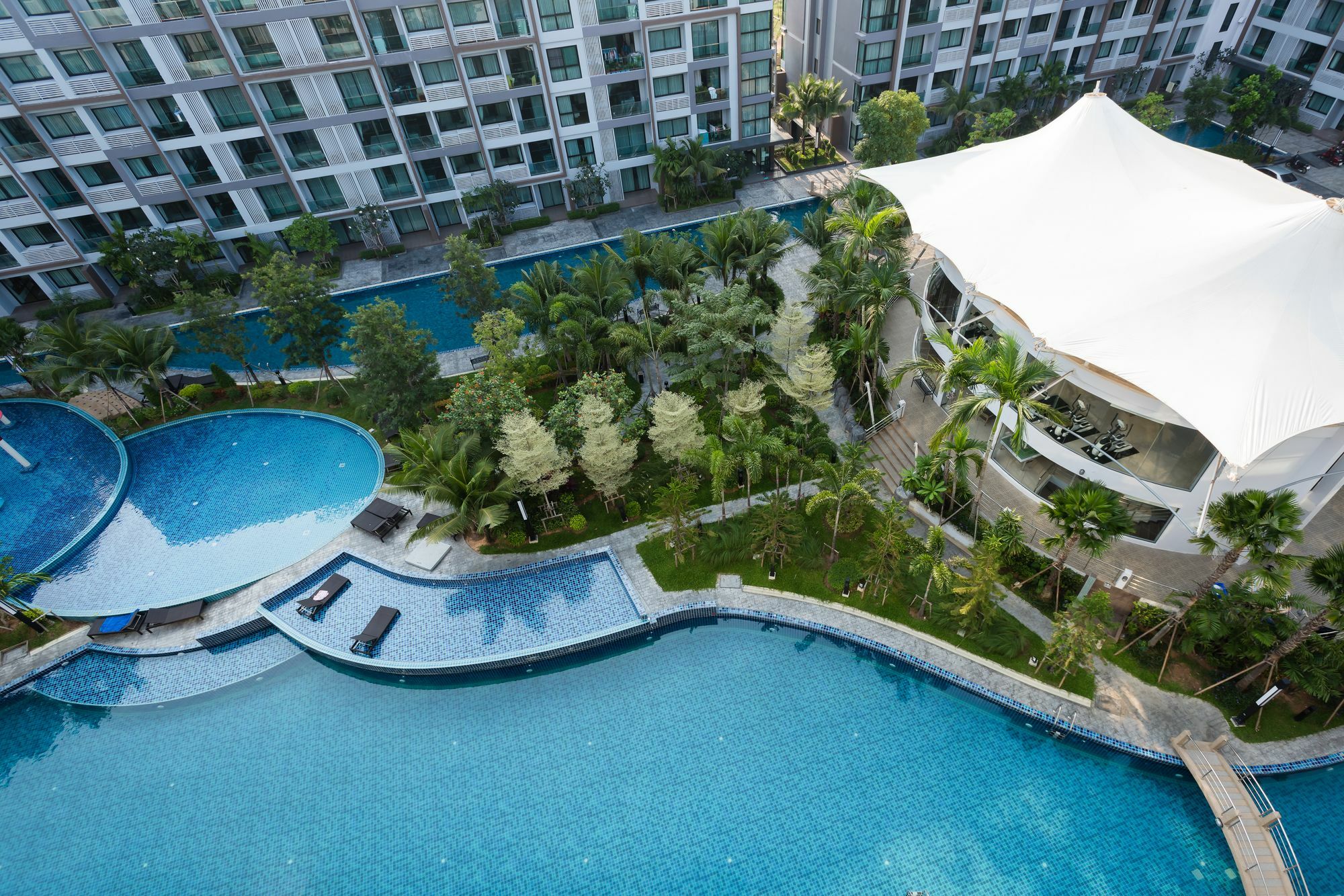 Dusit Grand Park Lejlighed Jomtien Beach Eksteriør billede